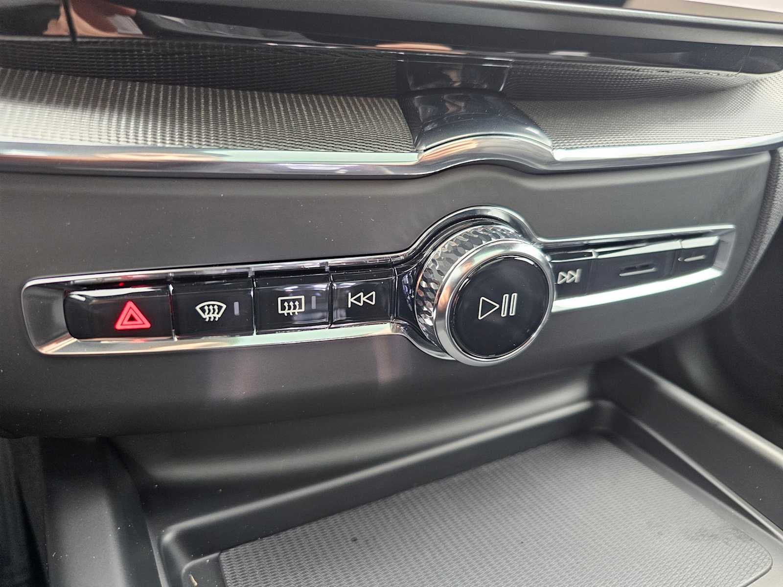 2026 Volvo XC60 Ultra Black Edition