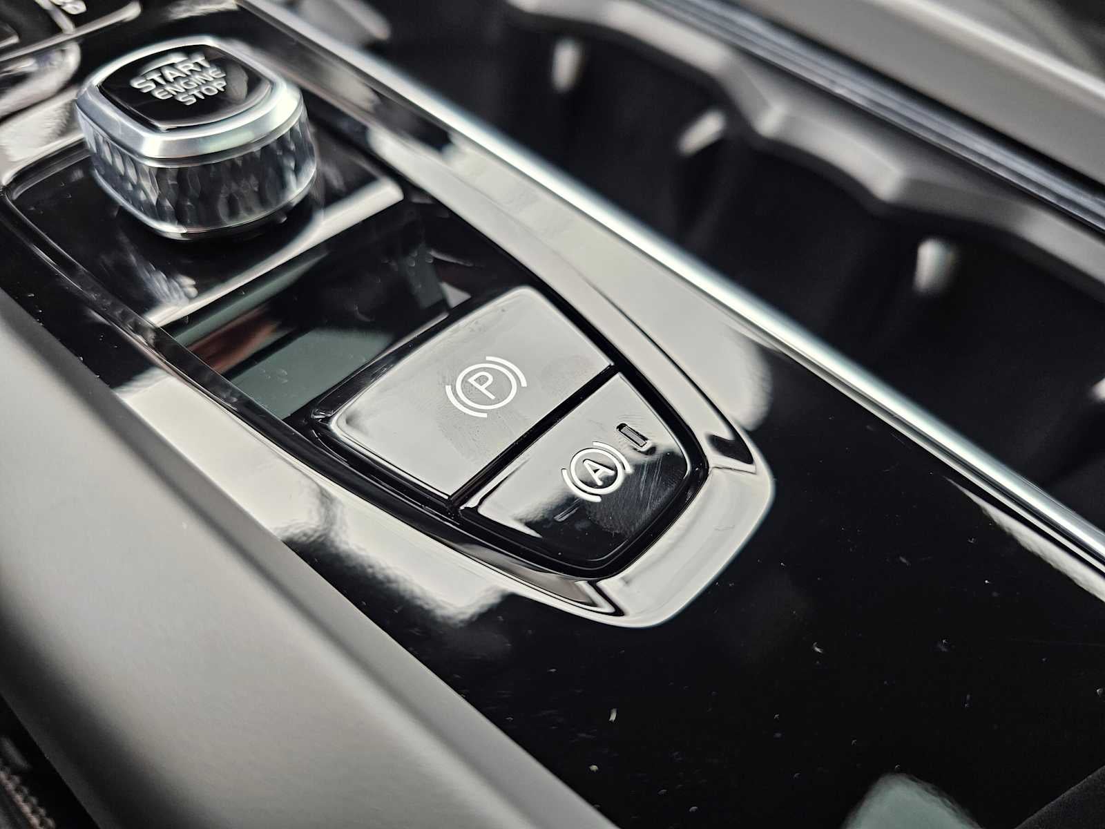 2026 Volvo XC60 Ultra Black Edition