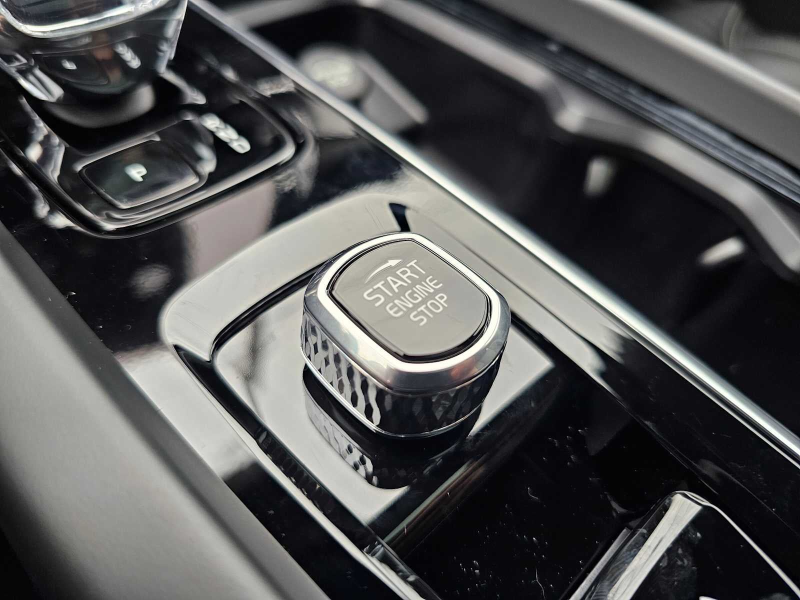 2026 Volvo XC60 Ultra Black Edition