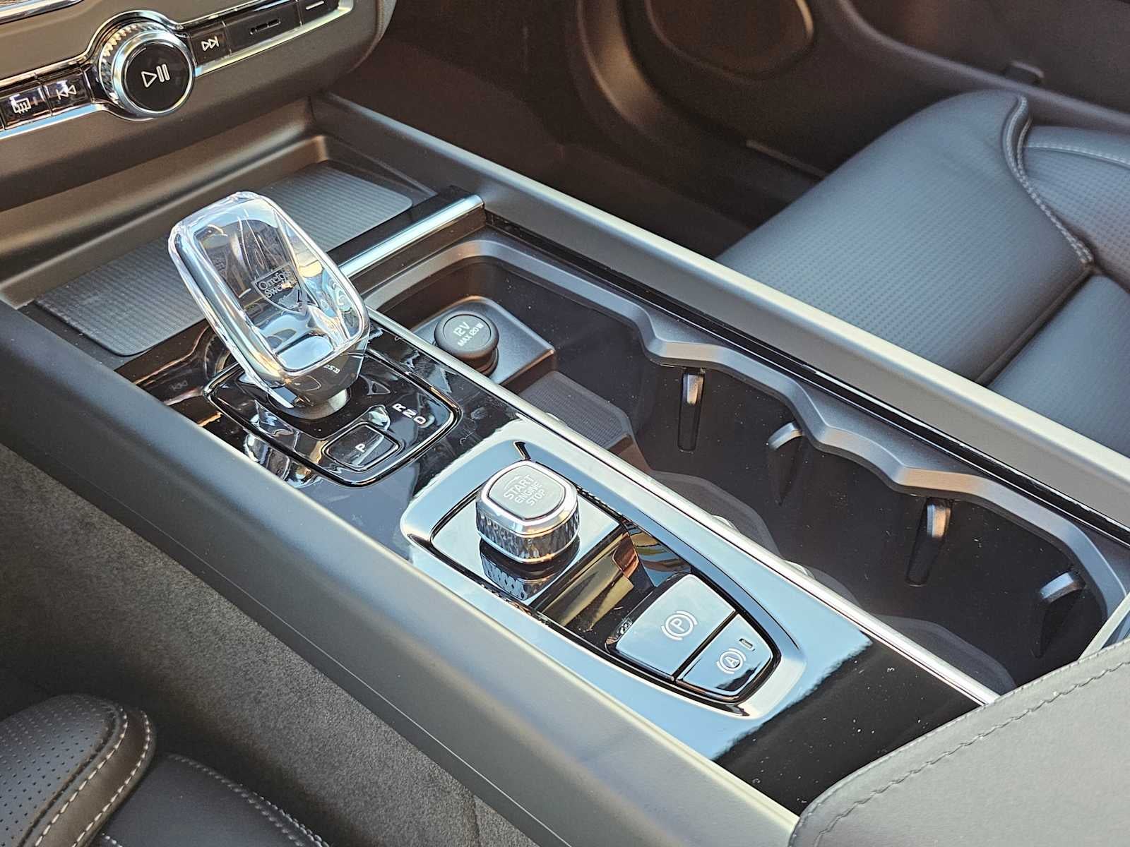 2026 Volvo XC60 Ultra Black Edition
