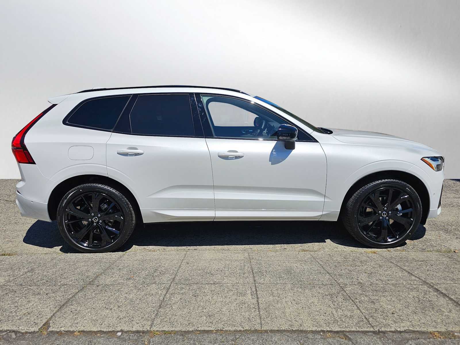 2026 Volvo XC60 Ultra Black Edition