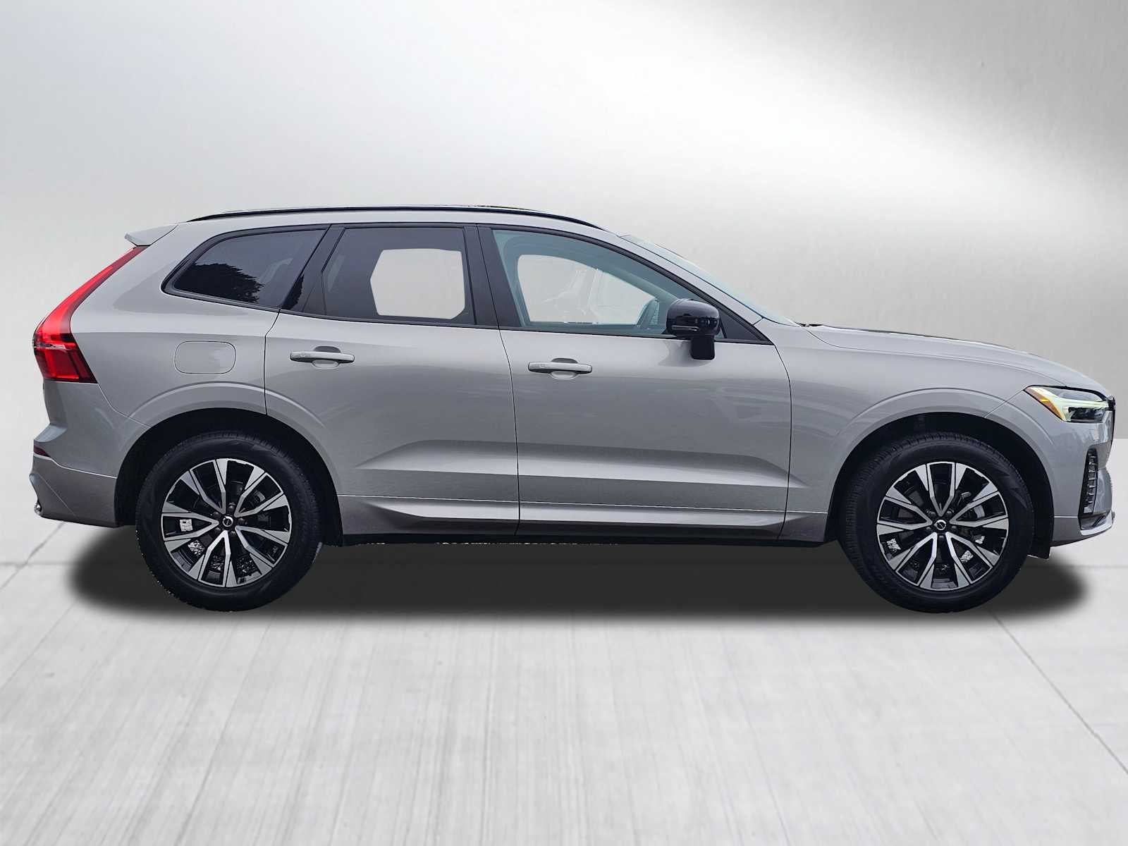 2025 Volvo XC60 Core
