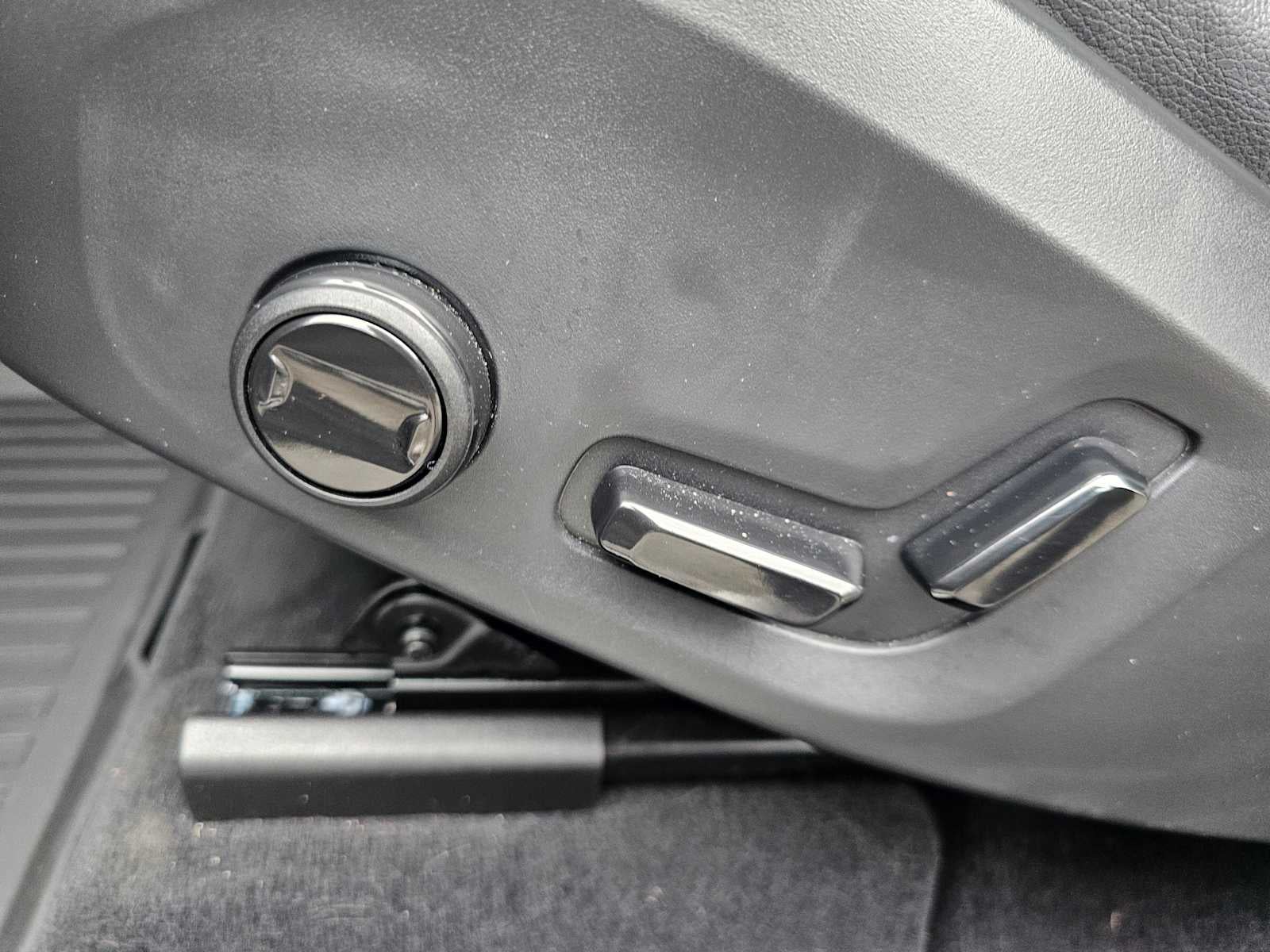 2025 Volvo XC60 Core