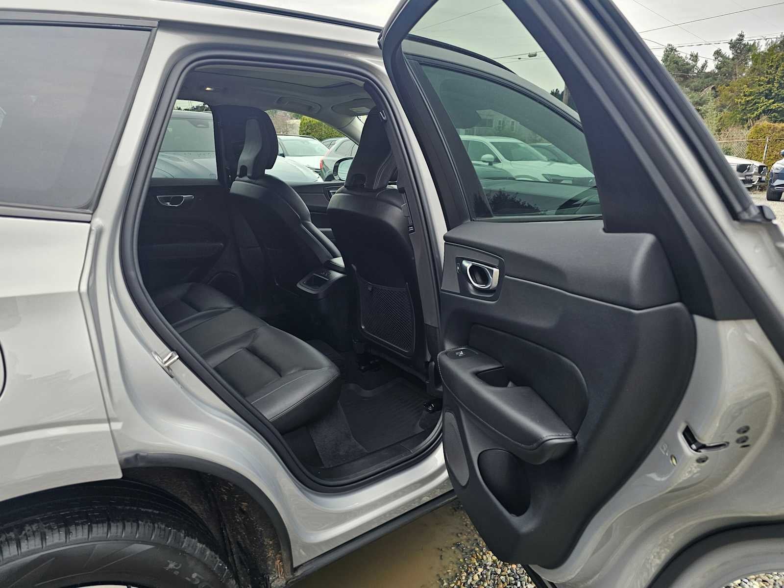 2025 Volvo XC60 Core