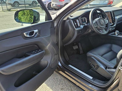 2025 Volvo XC60 Core
