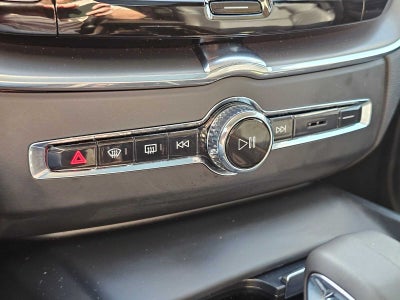 2025 Volvo XC60 Core