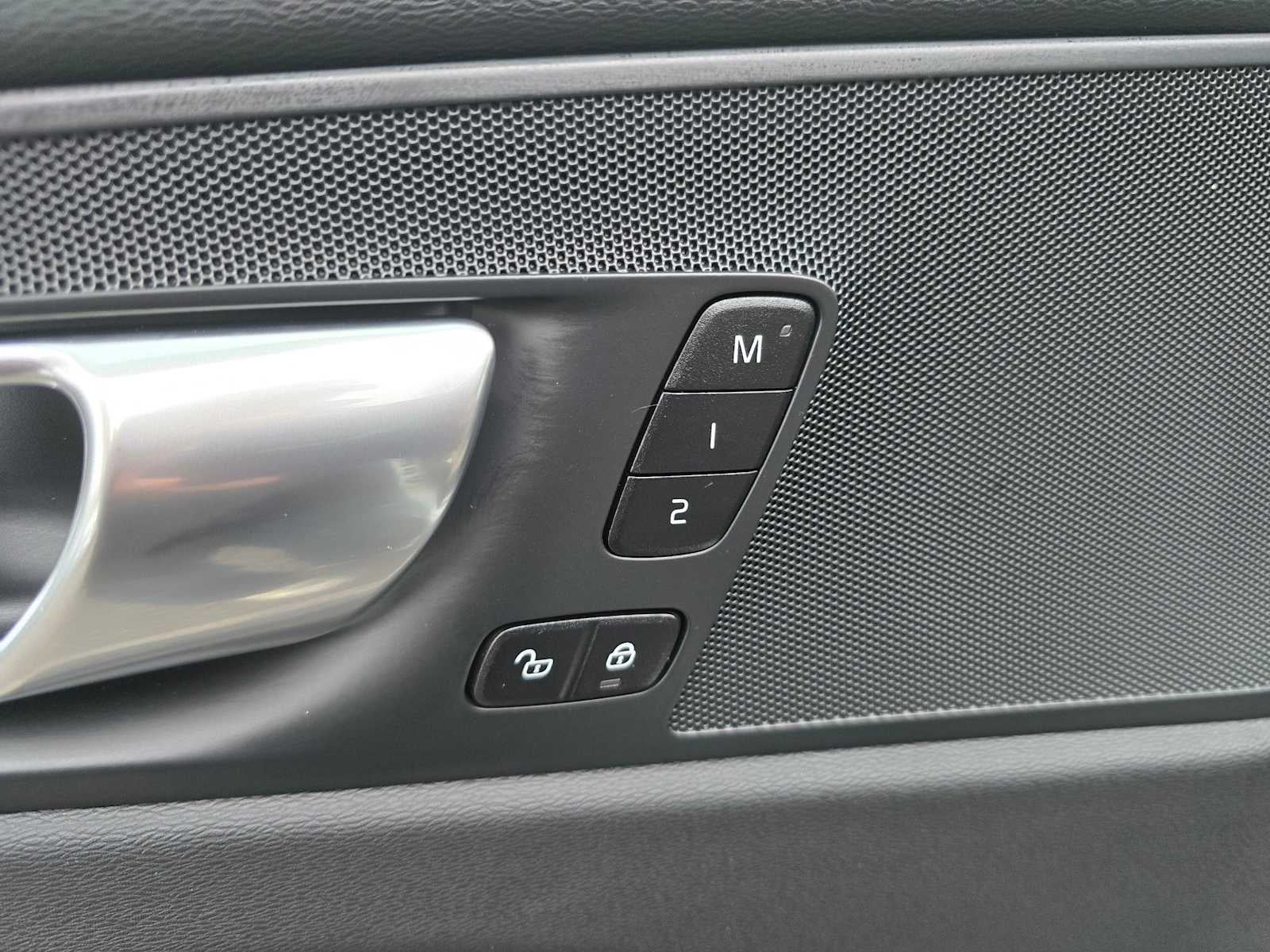 2026 Volvo XC60 Core
