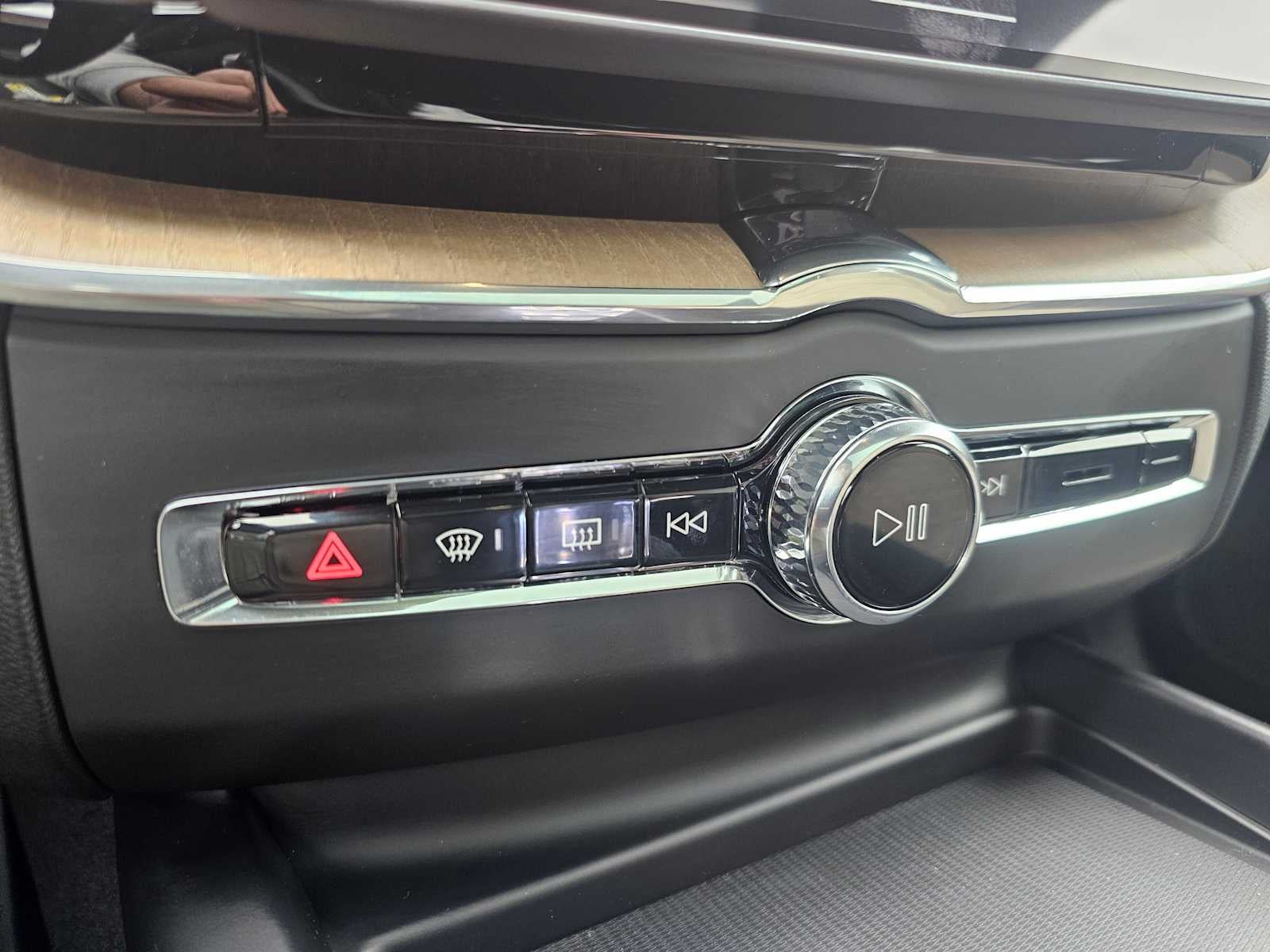 2026 Volvo XC60 Core