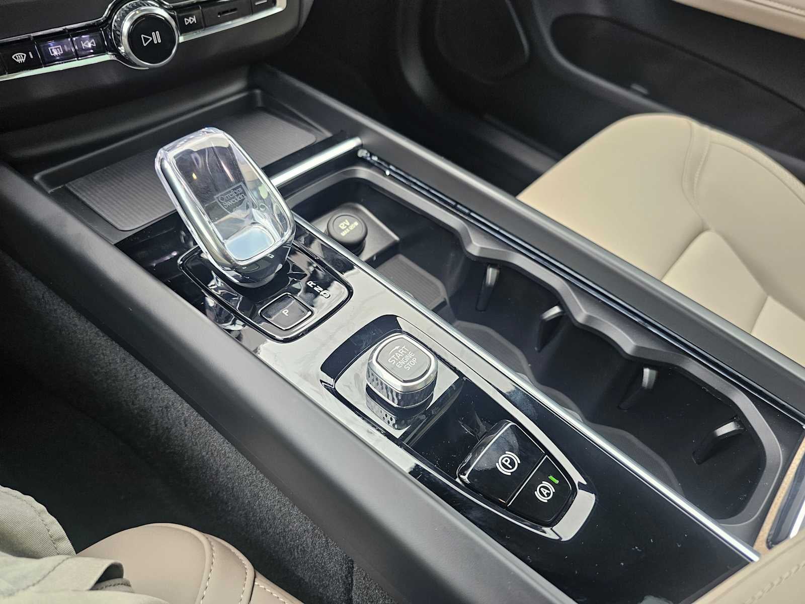 2026 Volvo XC60 Core