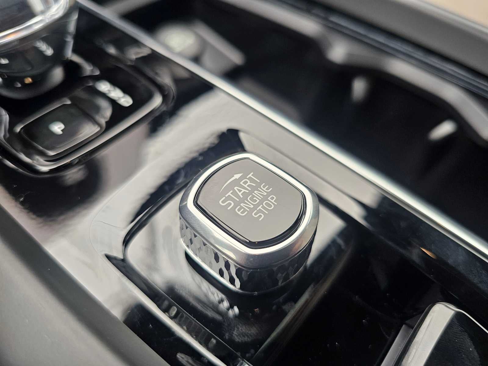 2026 Volvo XC60 Core