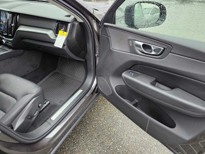 2025 Volvo XC60 Core