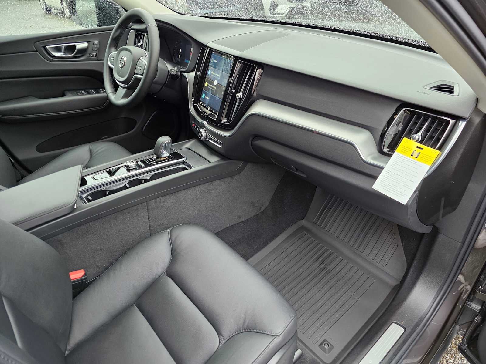 2025 Volvo XC60 Core