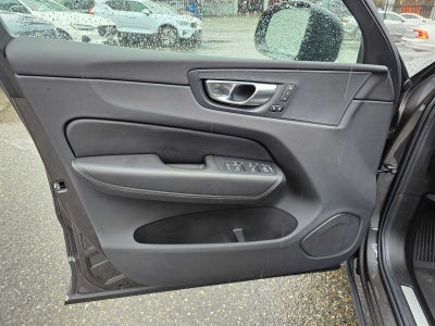 2025 Volvo XC60 Core