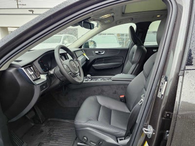 2025 Volvo XC60 Core