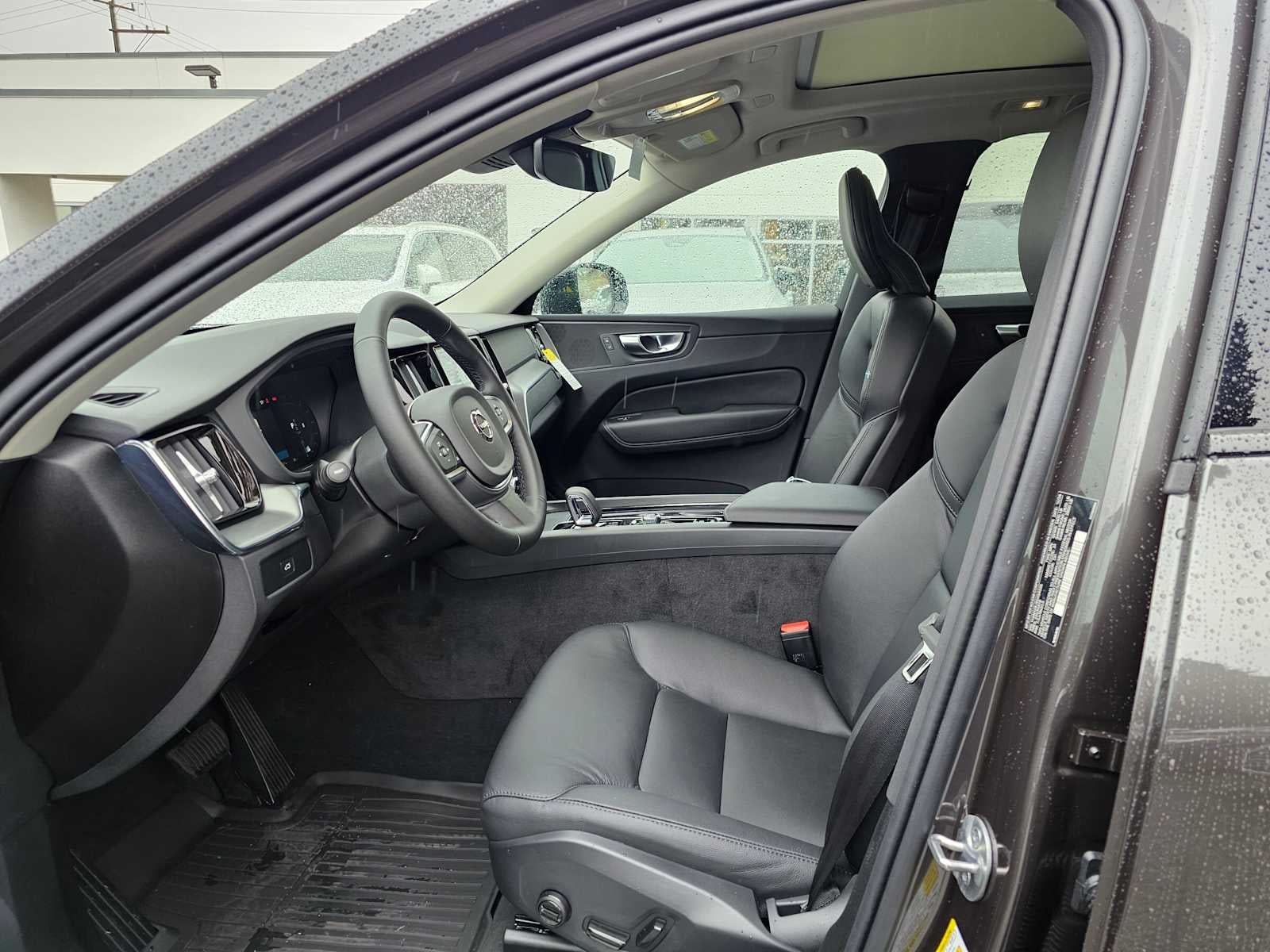 2025 Volvo XC60 Core