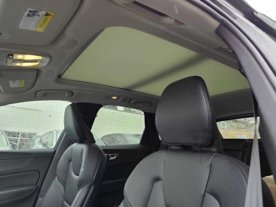 2025 Volvo XC60 Core
