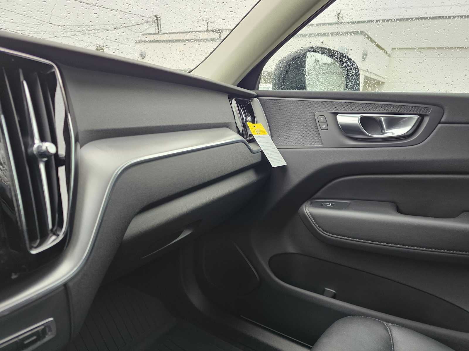 2025 Volvo XC60 Core