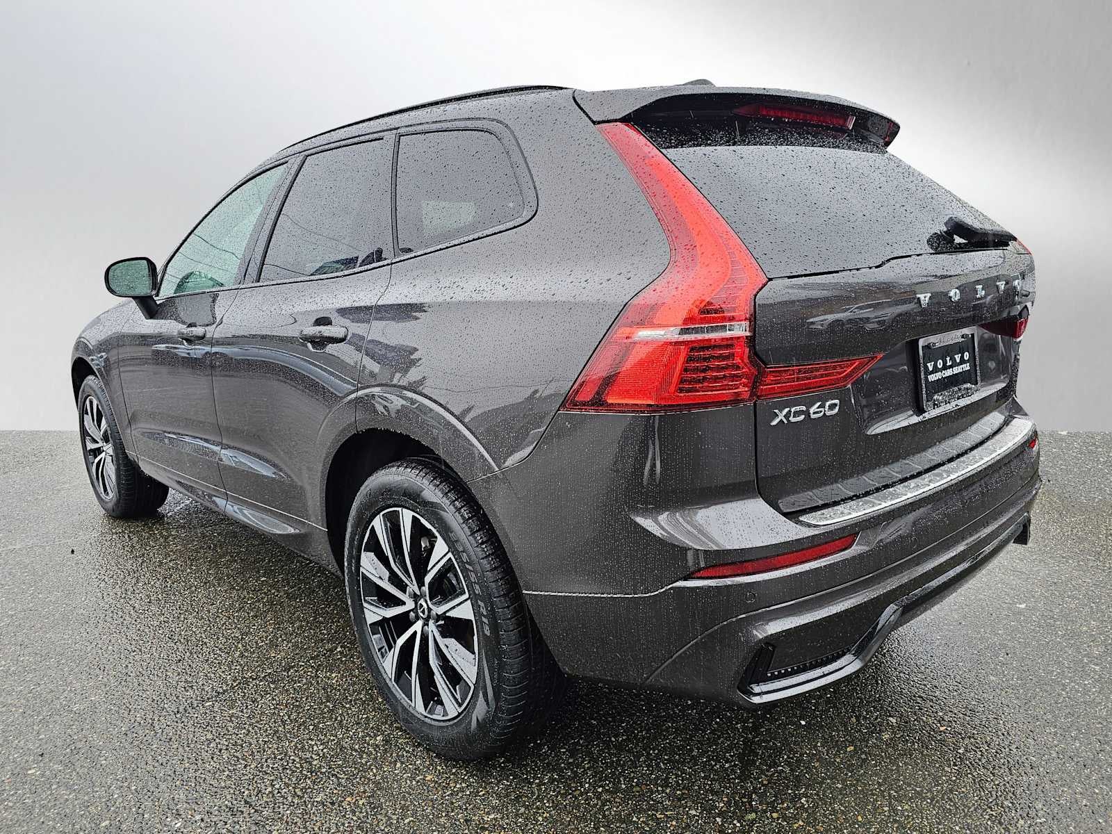 2025 Volvo XC60 Core