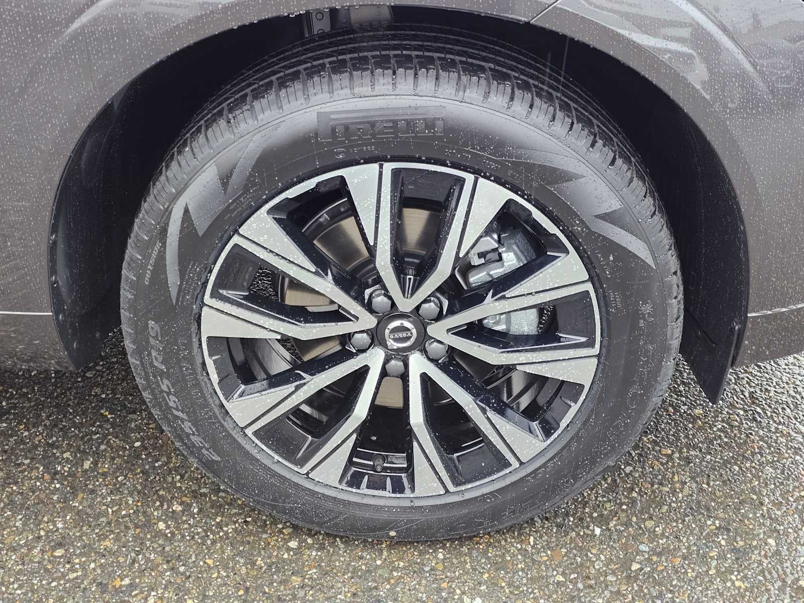 2025 Volvo XC60 Core