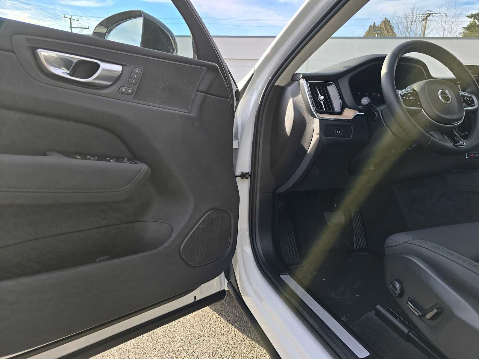 2026 Volvo XC60 Core