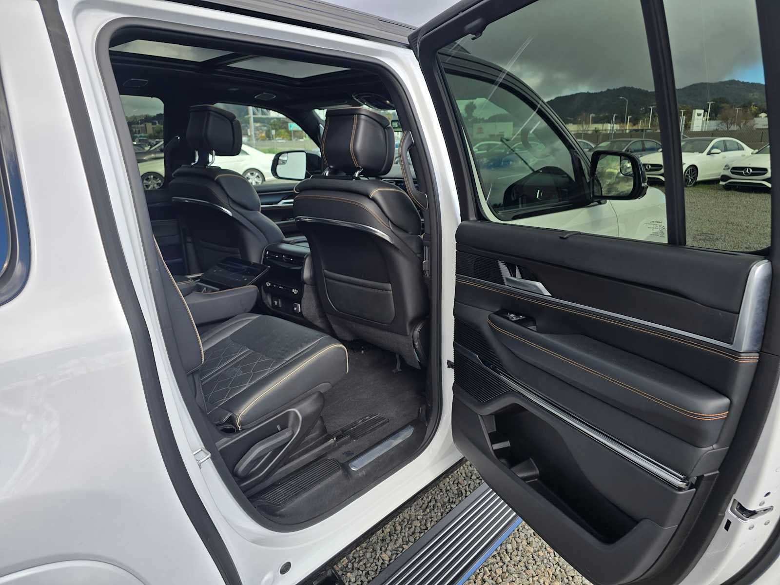 2024 Jeep Grand Wagoneer L Series III Obsidian