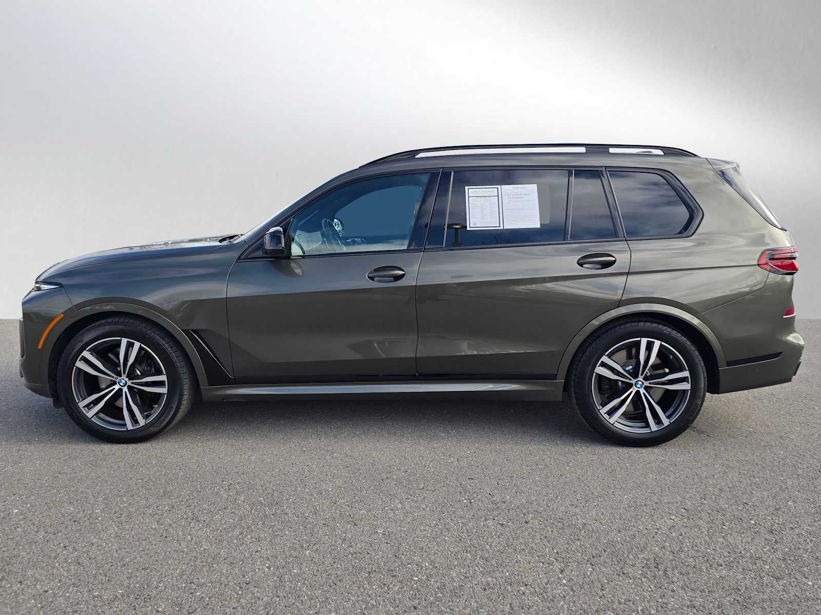 2025 BMW X7 M60i M60i