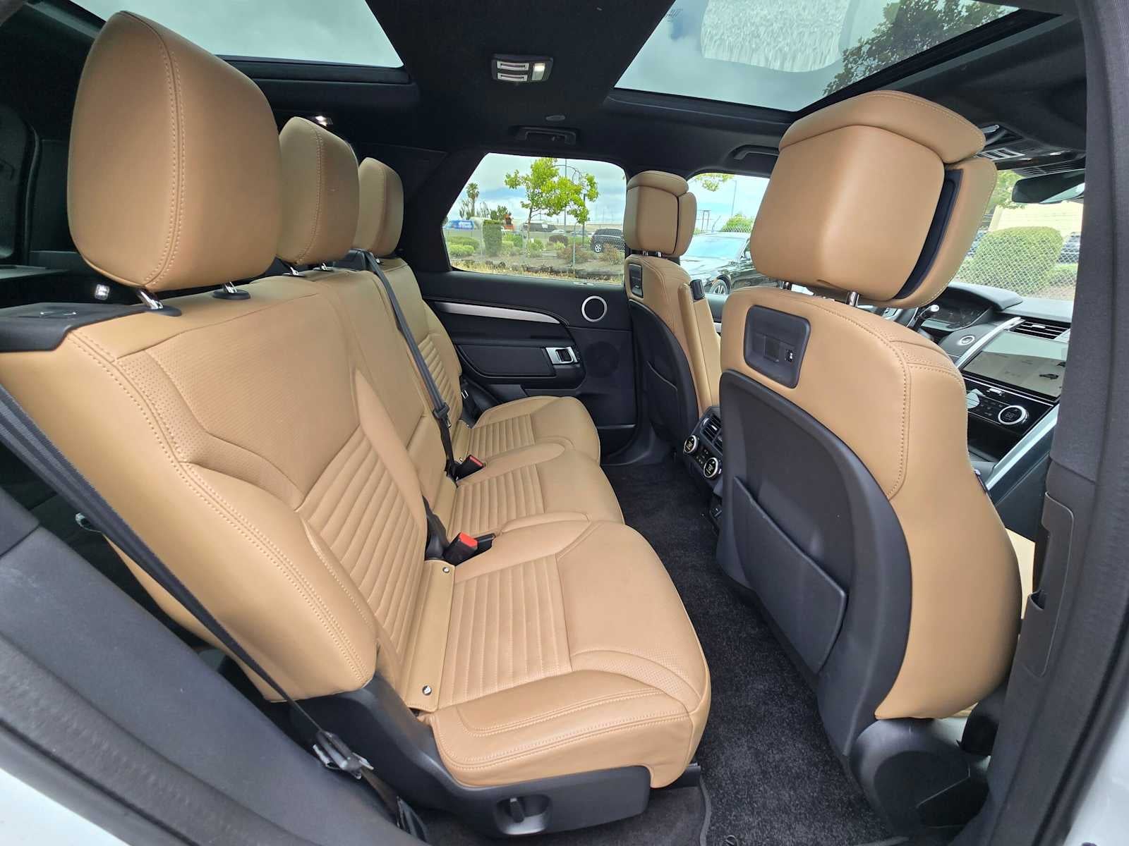 2025 Land Rover Discovery Dynamic SE
