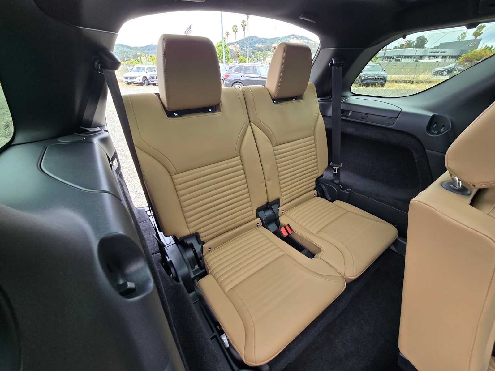 2025 Land Rover Discovery Dynamic SE