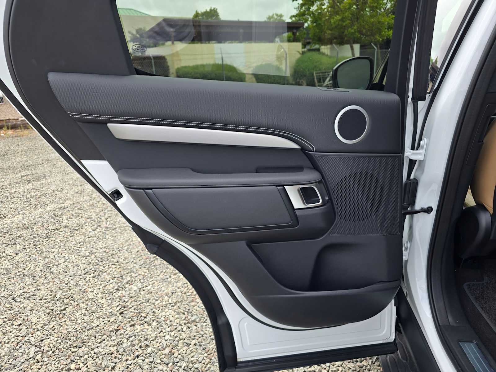 2025 Land Rover Discovery Dynamic SE