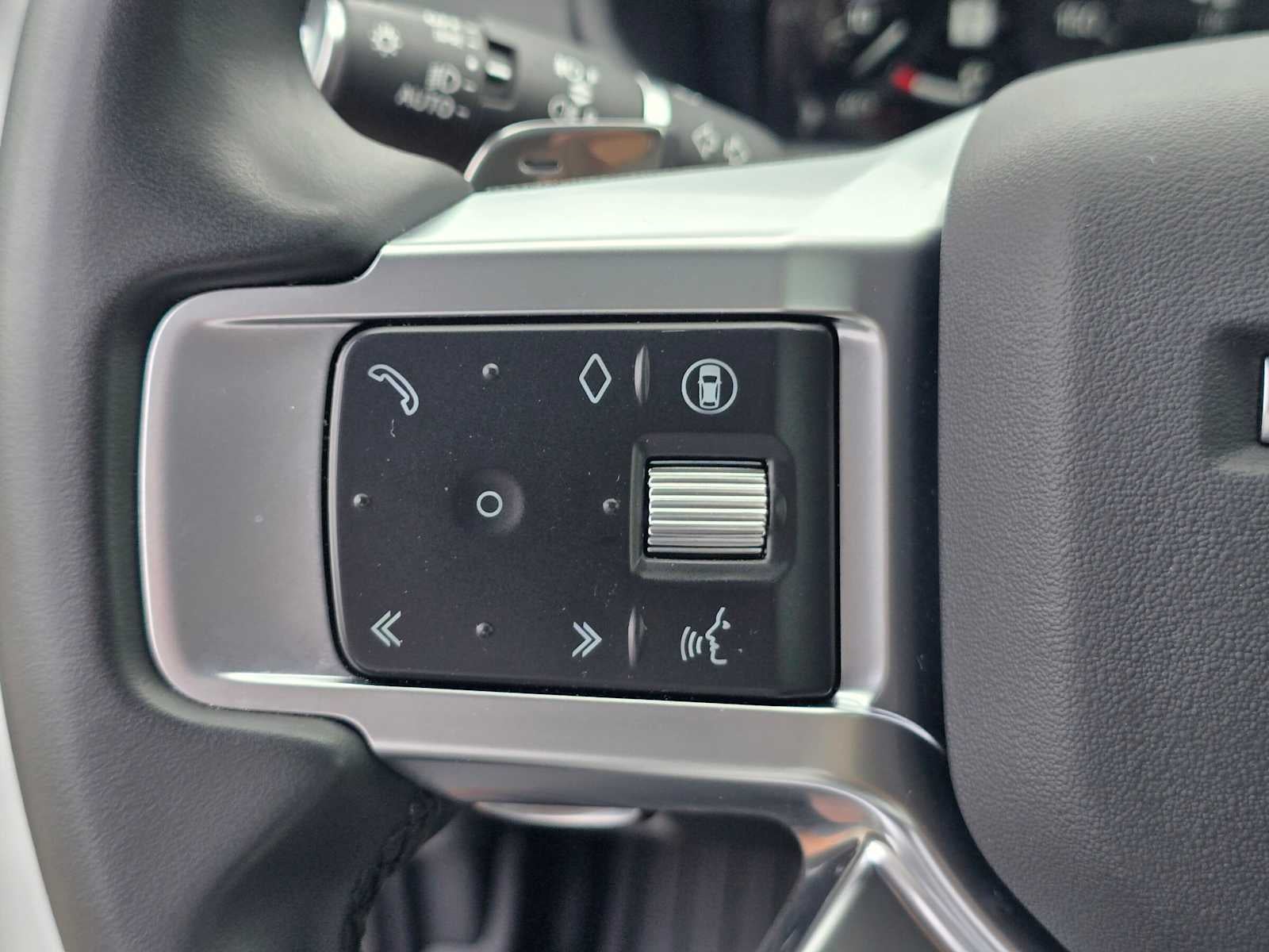 2025 Land Rover Discovery Dynamic SE