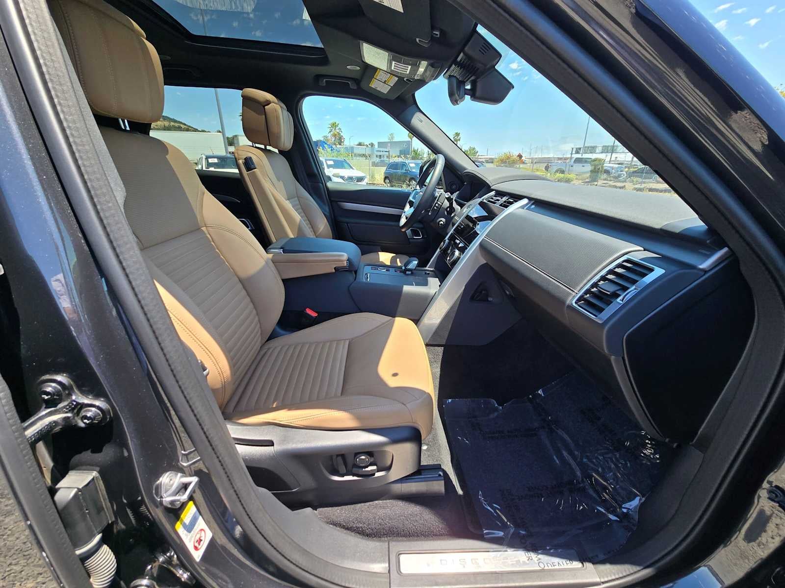2025 Land Rover Discovery Dynamic SE