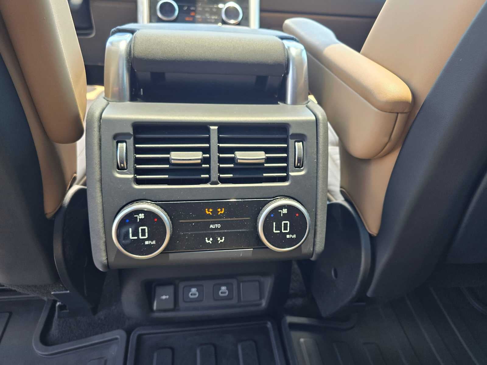 2025 Land Rover Discovery Dynamic SE