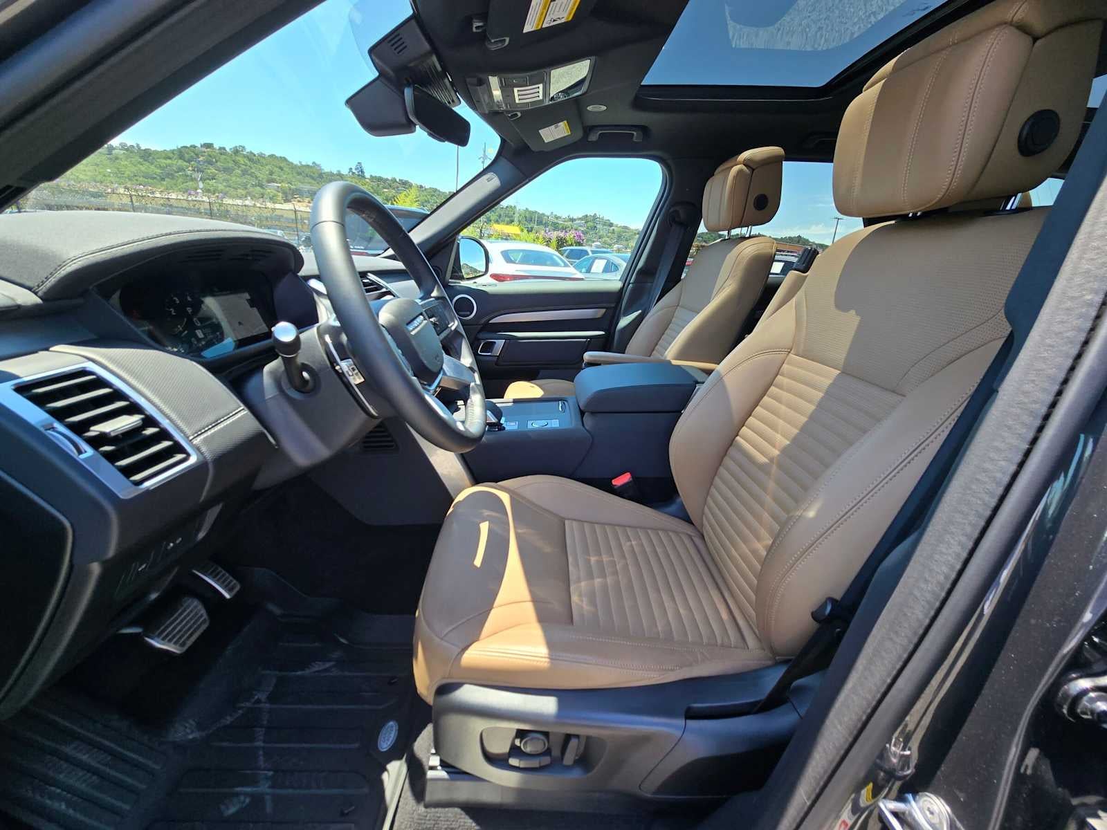 2025 Land Rover Discovery Dynamic SE