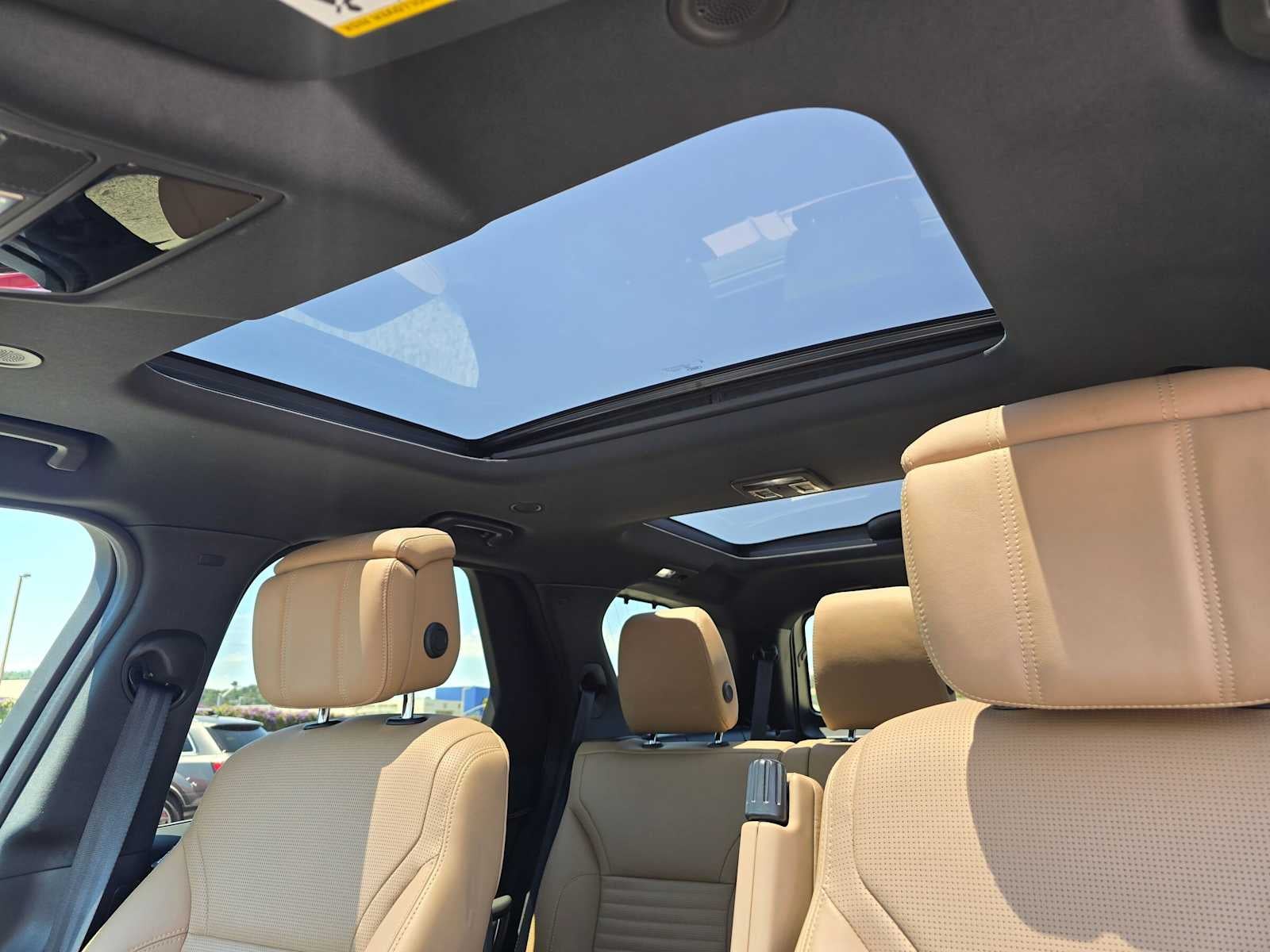 2025 Land Rover Discovery Dynamic SE