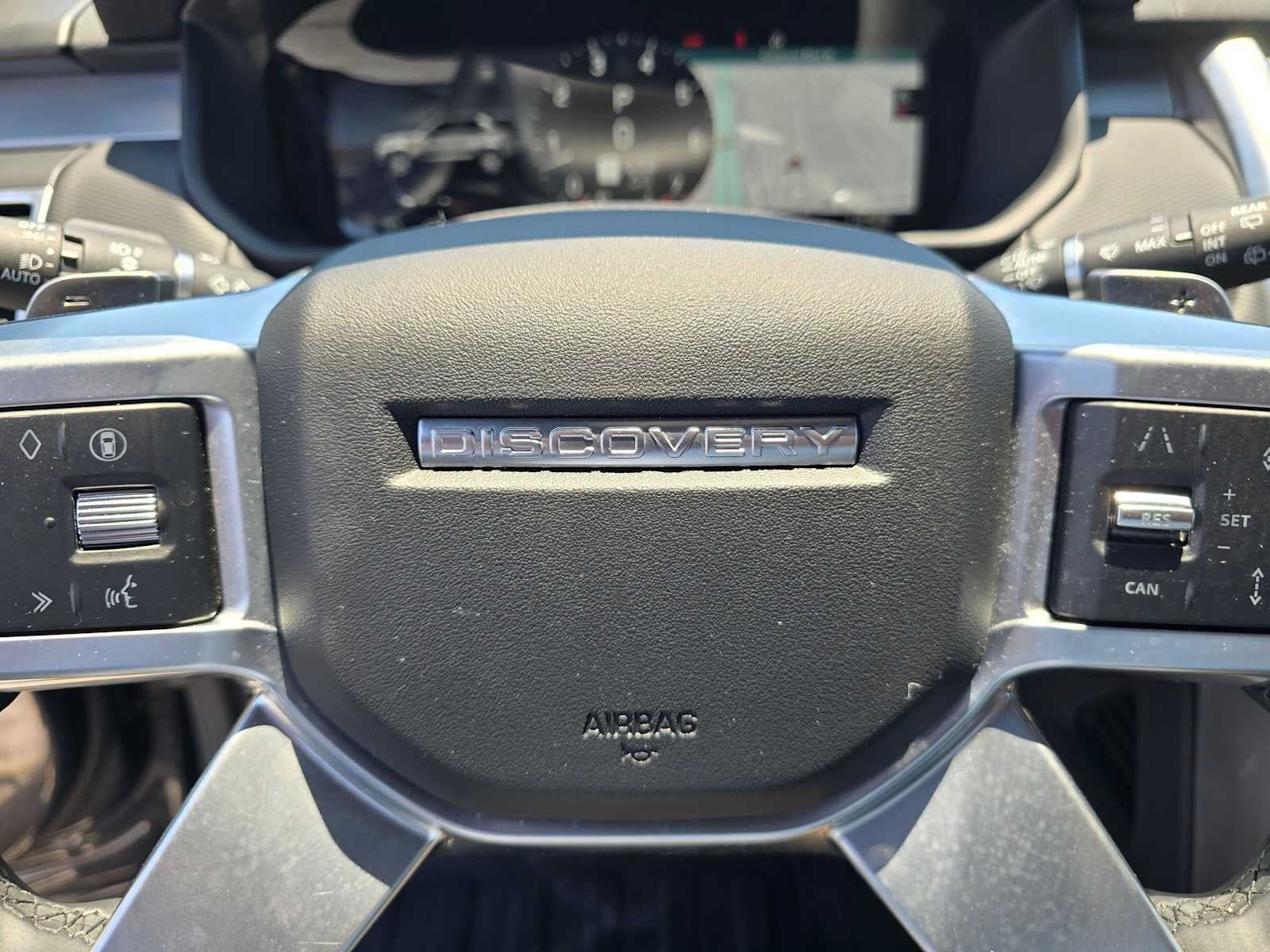 2025 Land Rover Discovery Dynamic SE