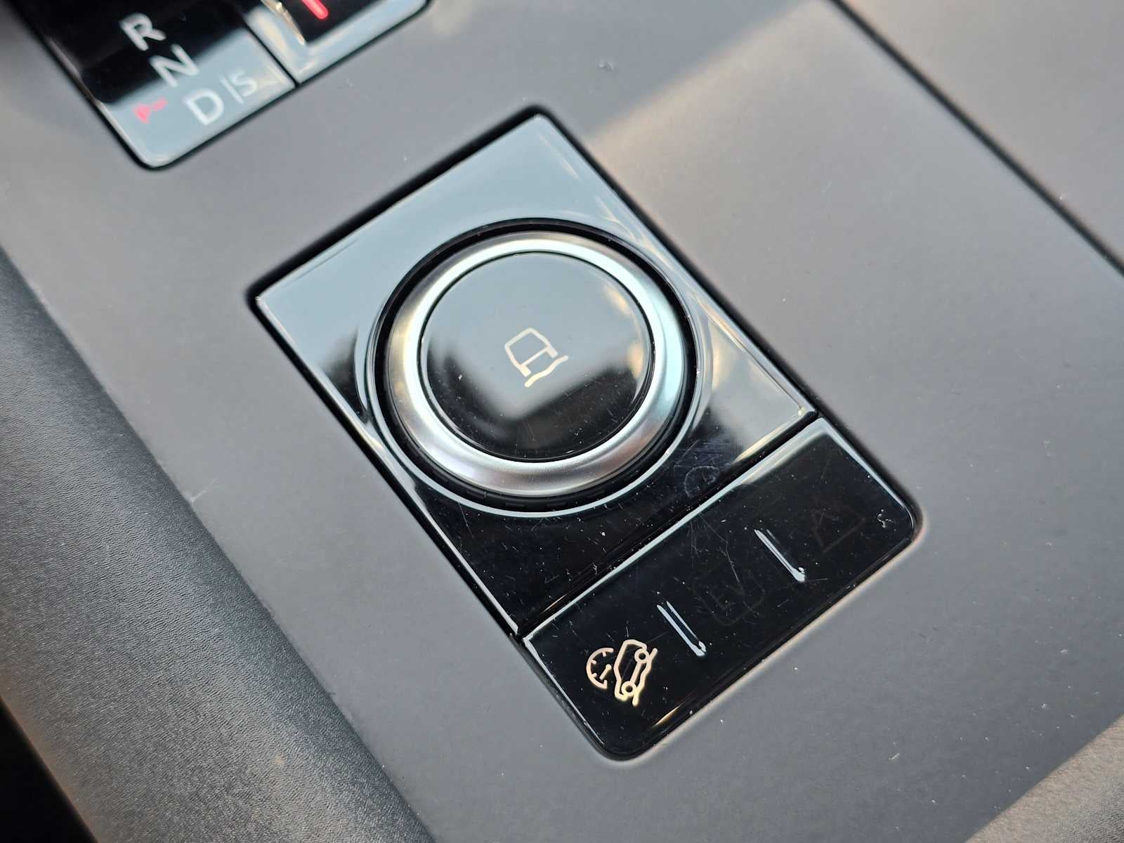 2025 Land Rover Discovery Dynamic SE
