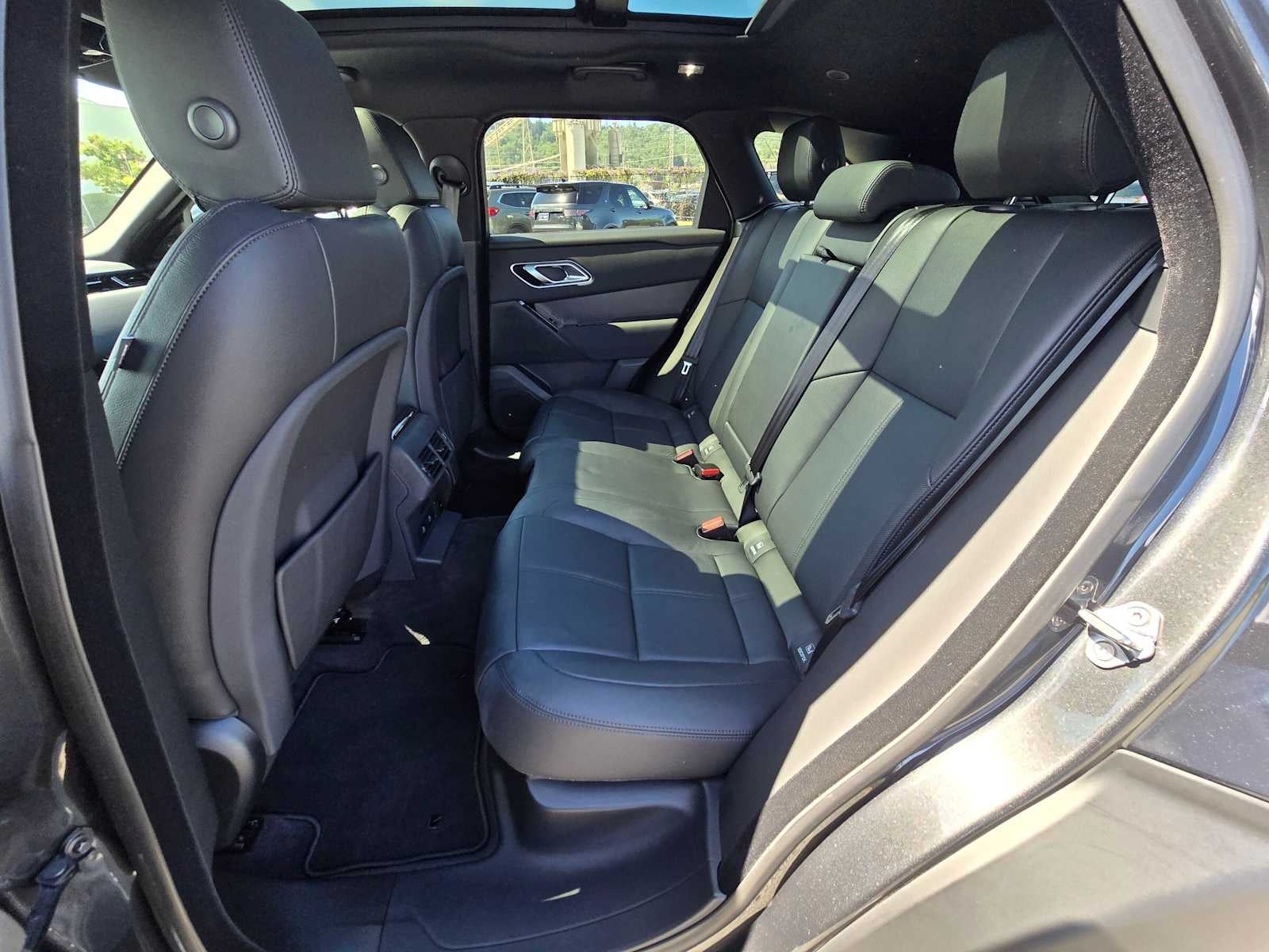 2025 Land Rover Range Rover Velar Dynamic SE