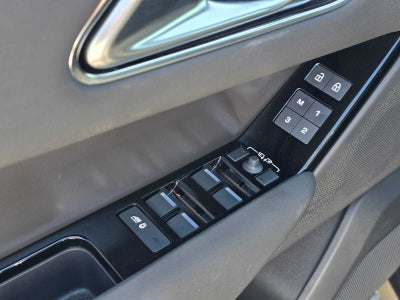 2025 Land Rover Range Rover Velar Dynamic SE