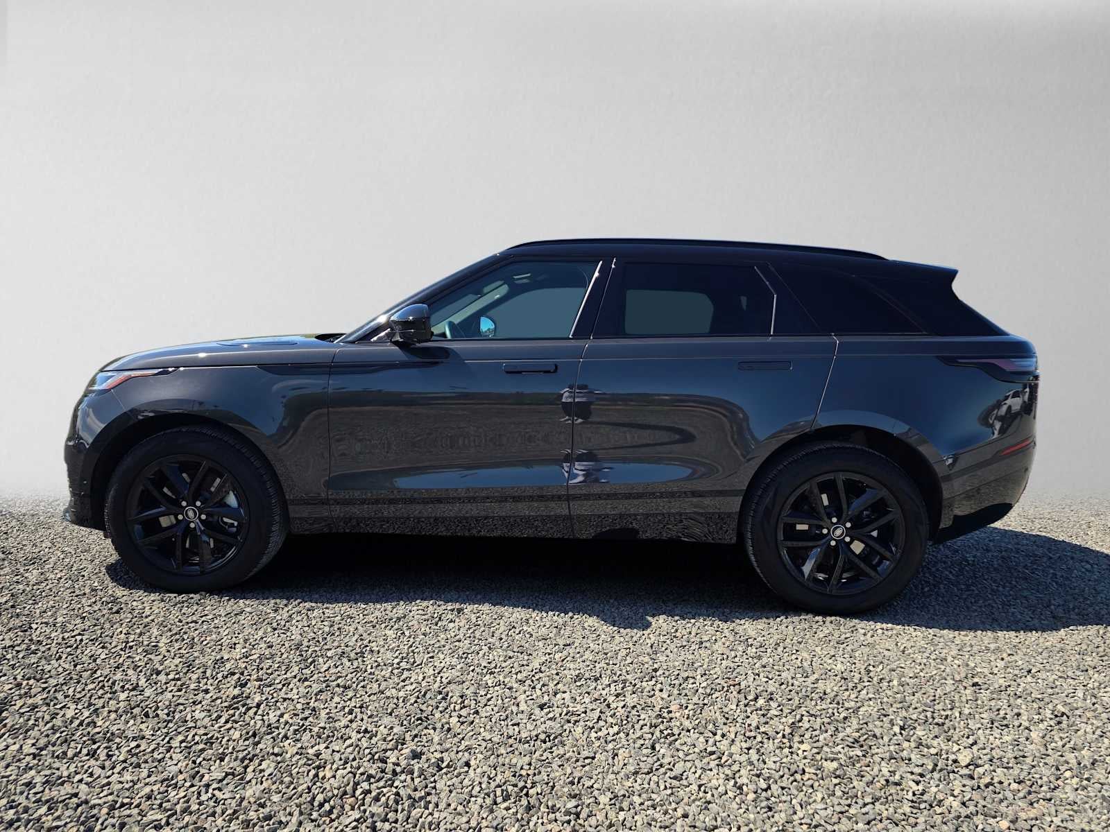 2025 Land Rover Range Rover Velar Dynamic SE