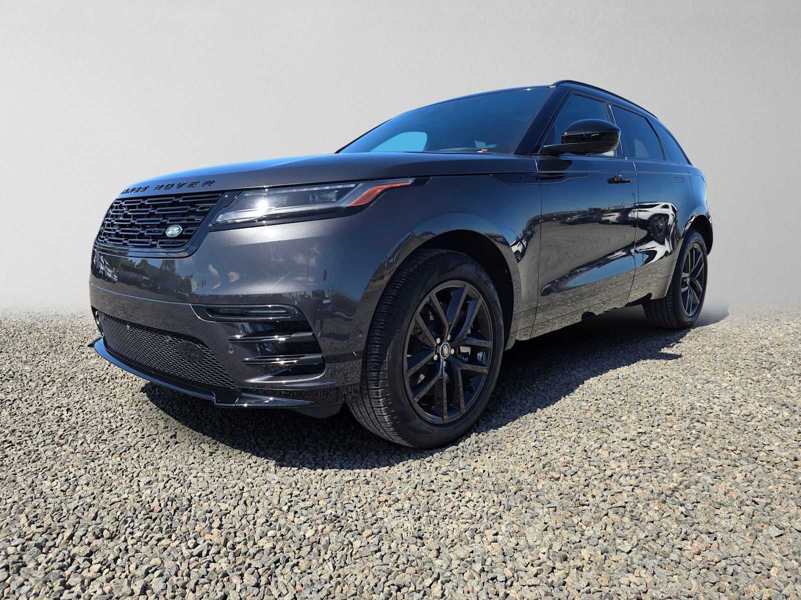 2025 Land Rover Range Rover Velar Dynamic SE