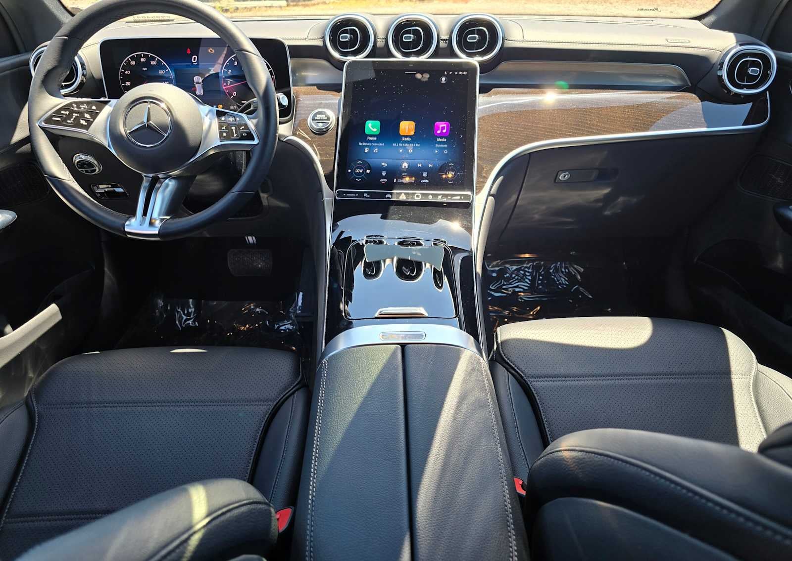 2025 Mercedes-Benz GLC 300 SUV