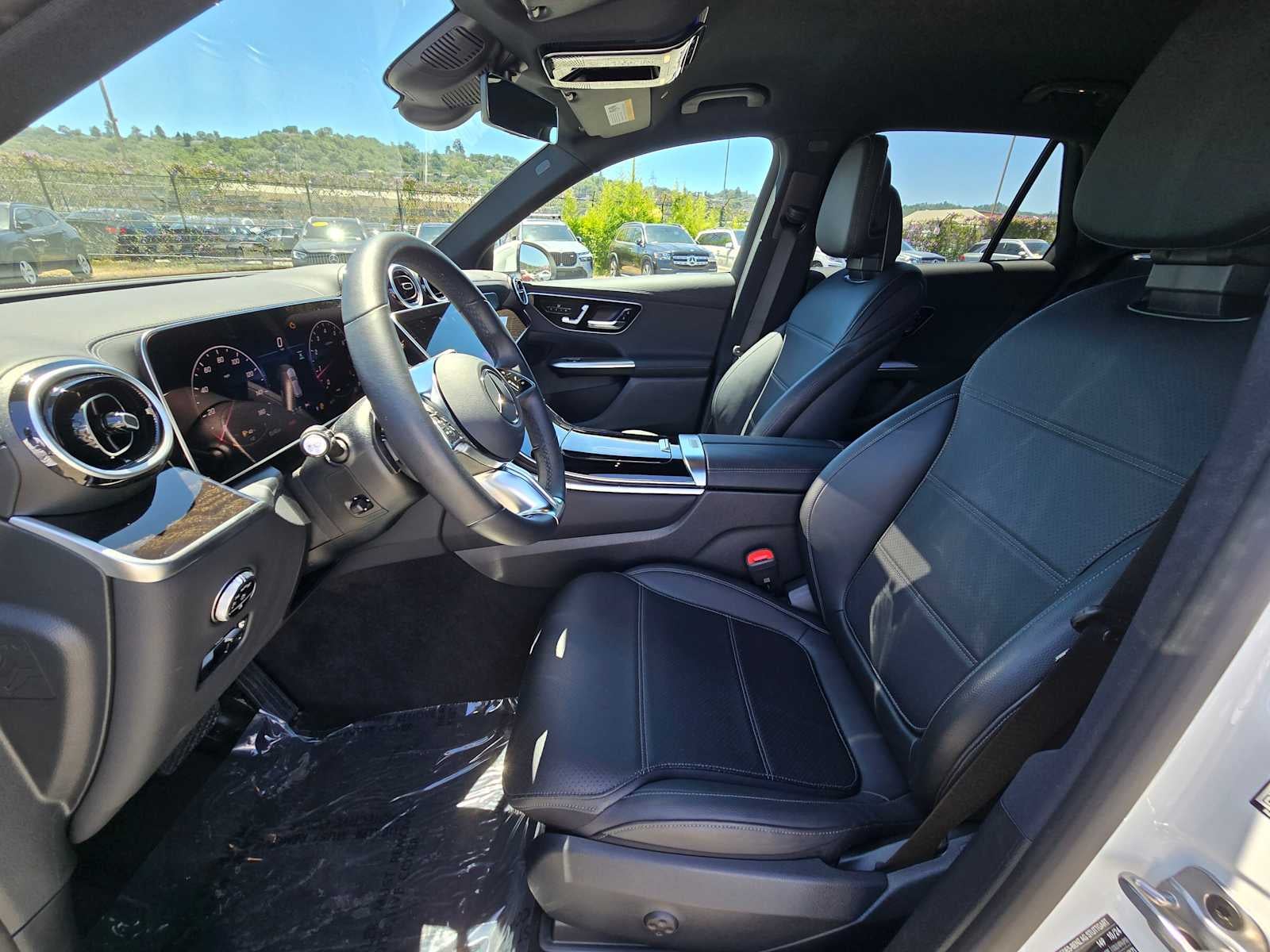 2025 Mercedes-Benz GLC 300 SUV