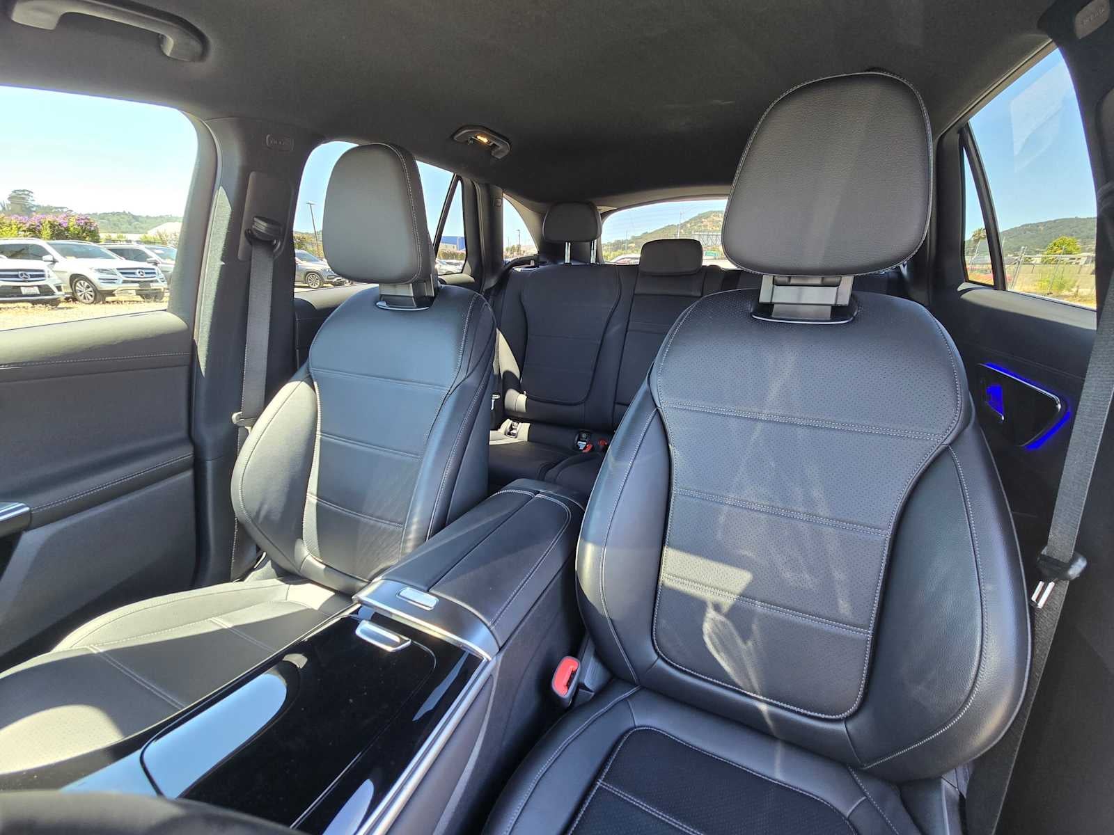2025 Mercedes-Benz GLC 300 SUV