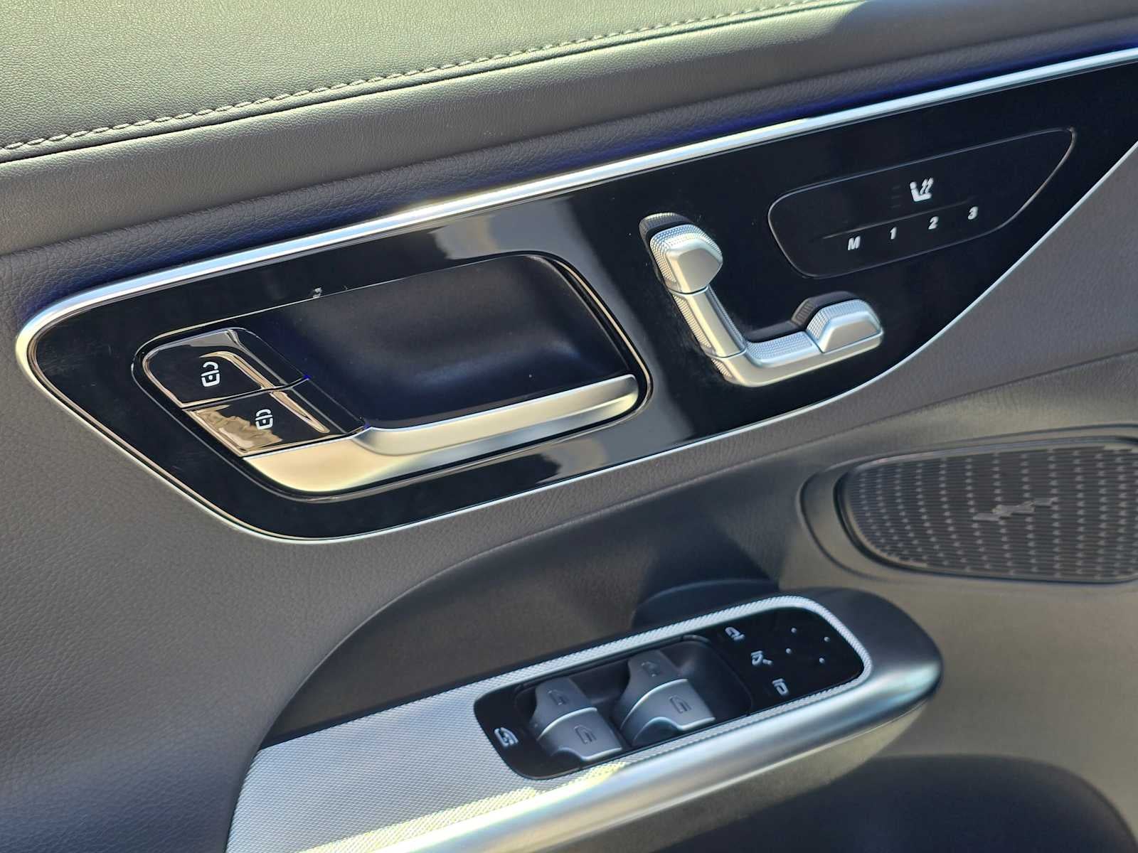 2025 Mercedes-Benz GLC 300 SUV