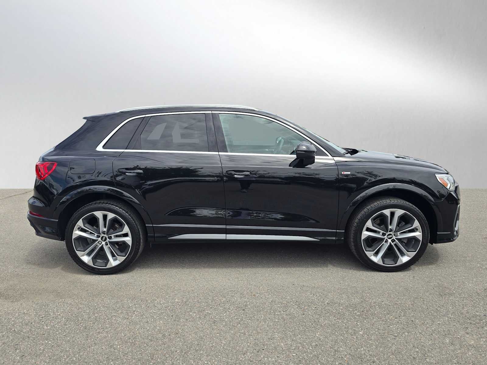 2021 Audi Q3 S line Premium Plus