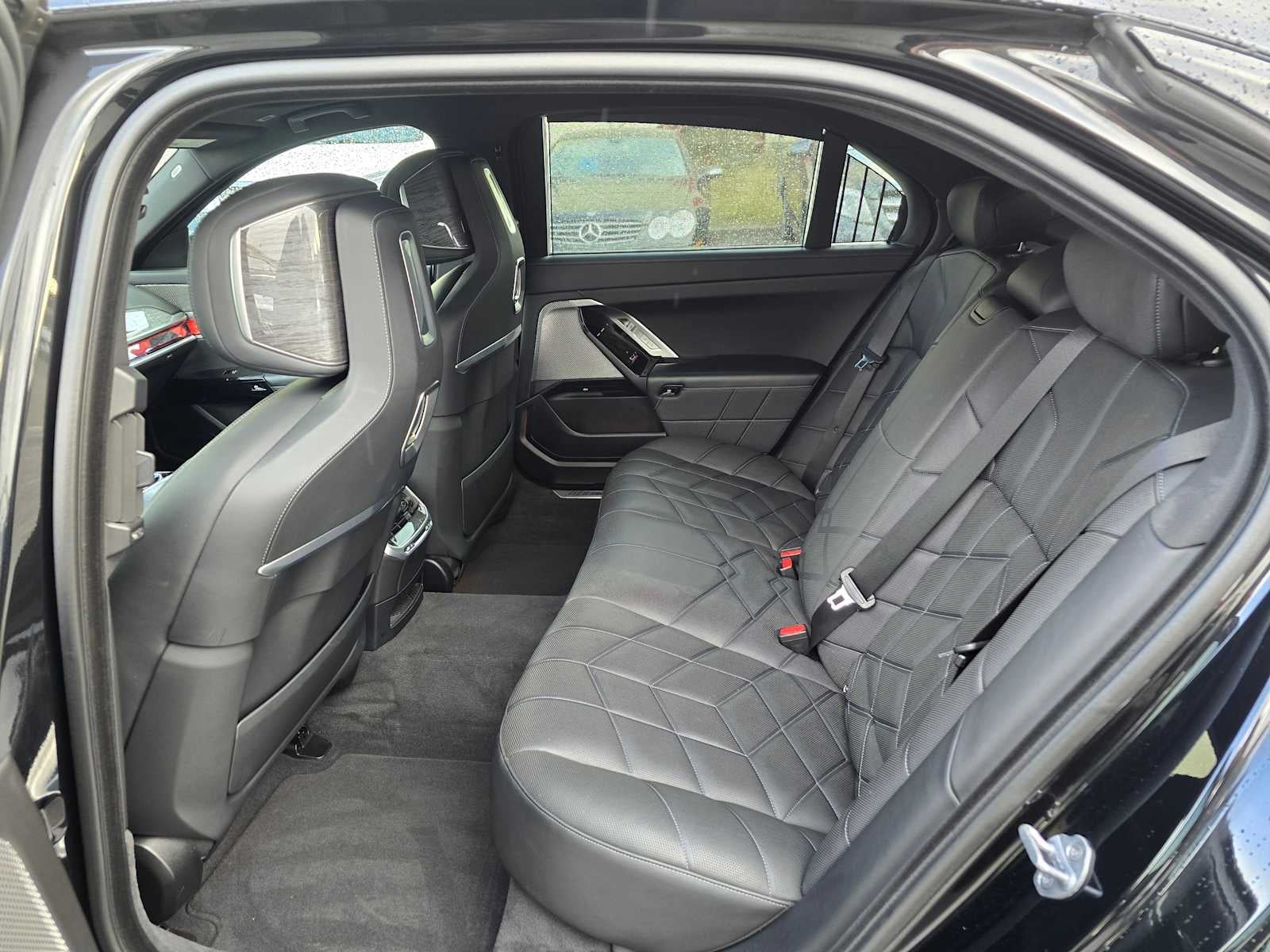 2024 BMW 740i 740i