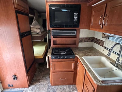 2011 Ford Econoline Cutaway E-450 Super Duty 158" DRW