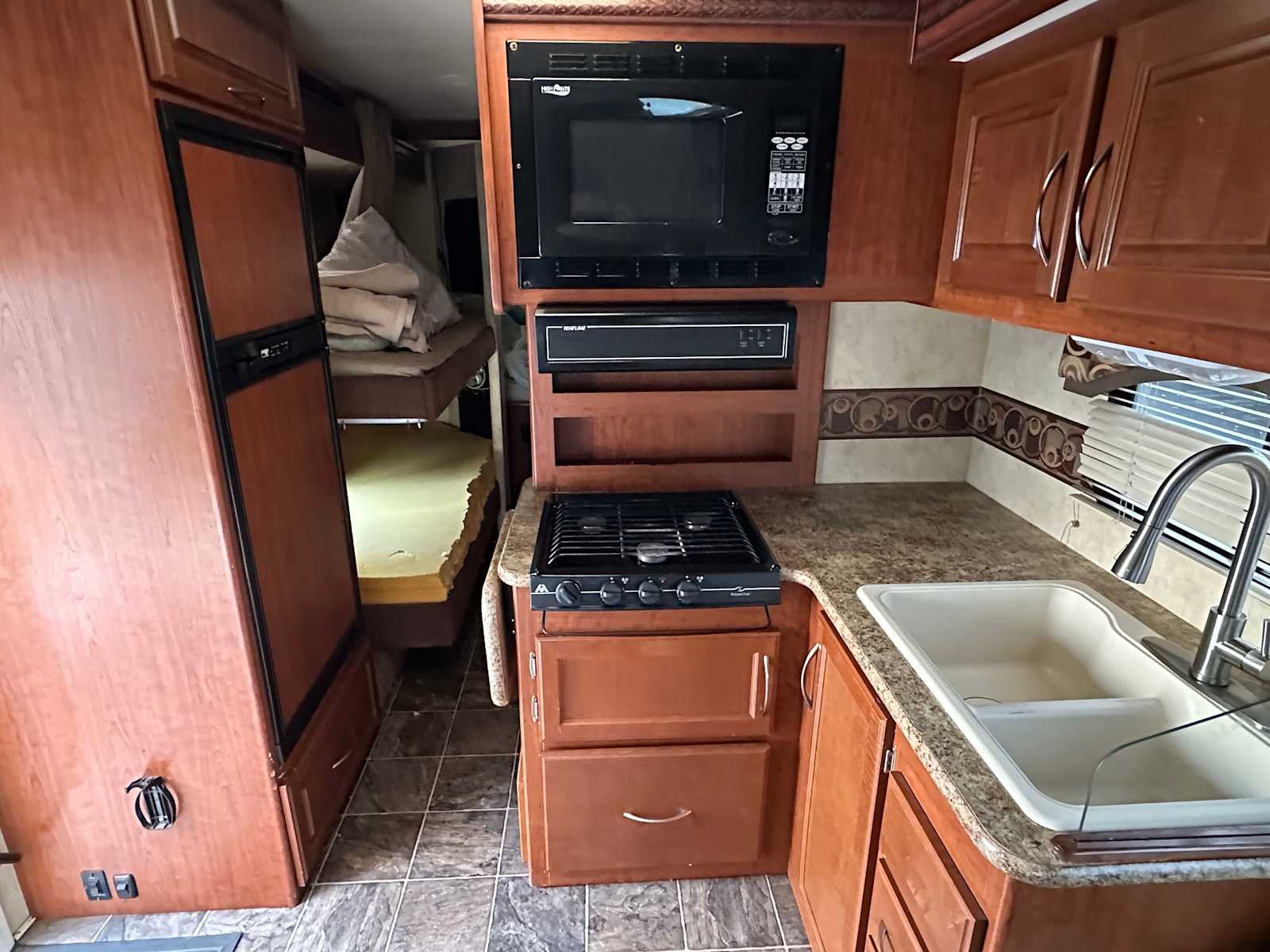 2011 Ford Econoline Cutaway E-450 Super Duty 158" DRW