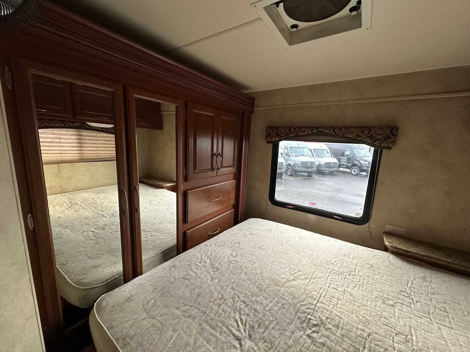 2011 Ford Econoline Cutaway E-450 Super Duty 158" DRW