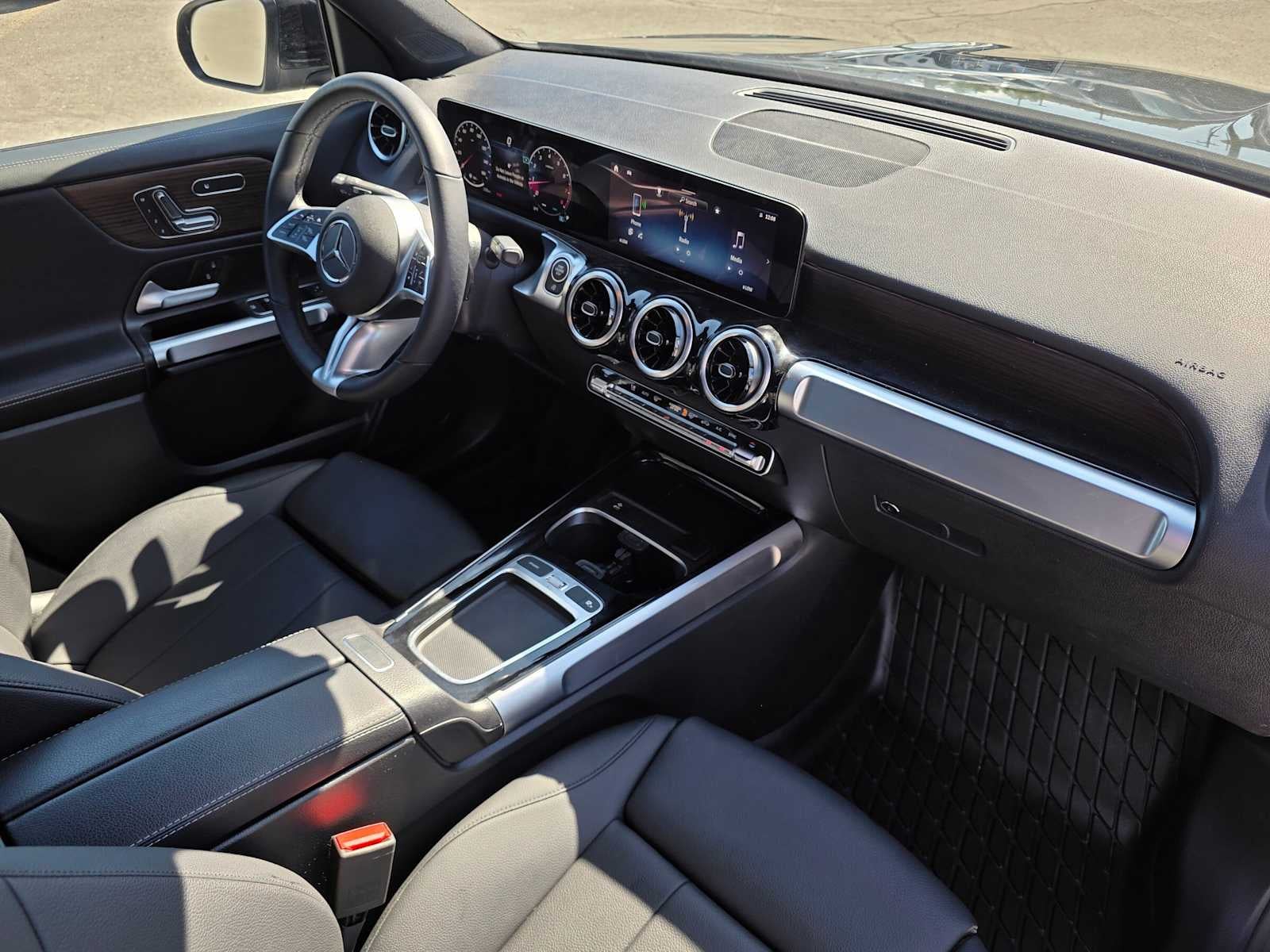 2026 Mercedes-Benz GLB 250 4MATIC® SUV